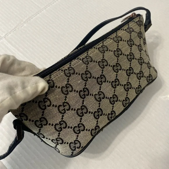 Gucci Black and Cream Shoulder Bag - Picture 3 of 12